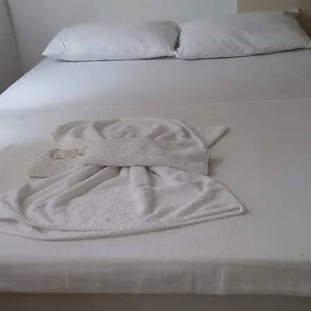 B&B Tuzun 악차이
